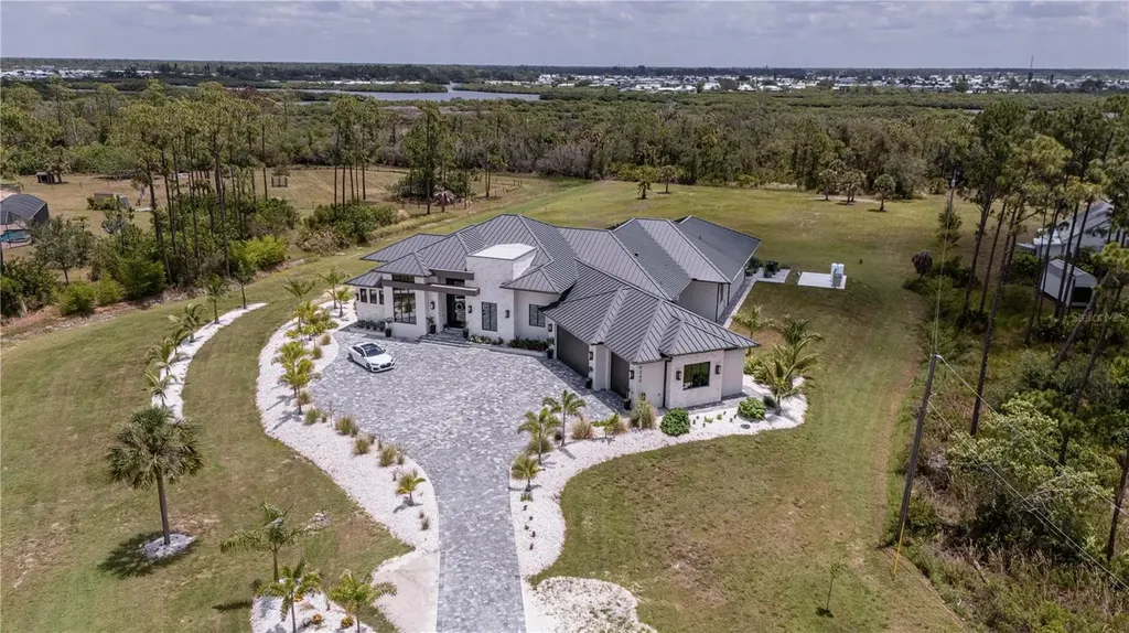 9240 Falcon Court Venice FL 34293