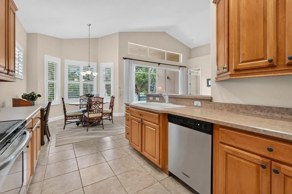 10 Lakeside Way Palm Coast FL 32137