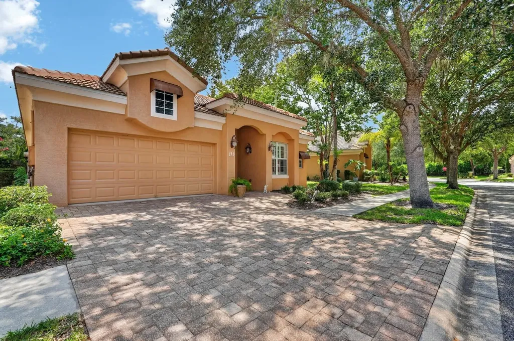 10 Lakeside Way Palm Coast FL 32137