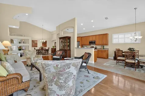 10 Lakeside Way Palm Coast FL 32137