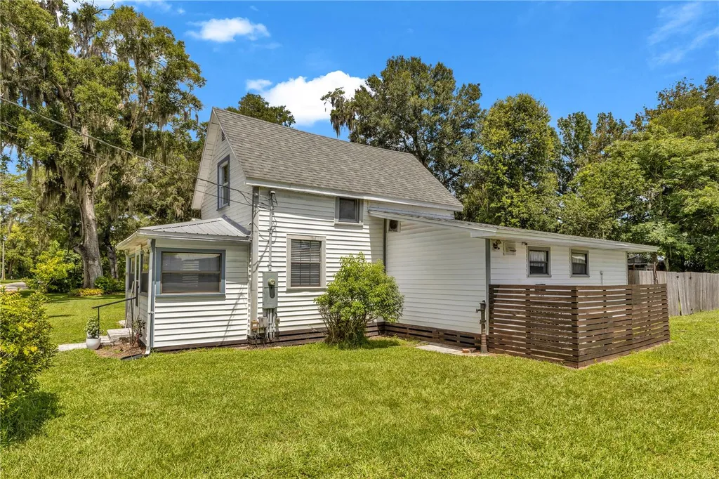 162 W Park Street Lake Helen FL 32744