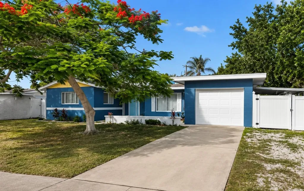 3232 59th Way N St Petersburg FL 33710
