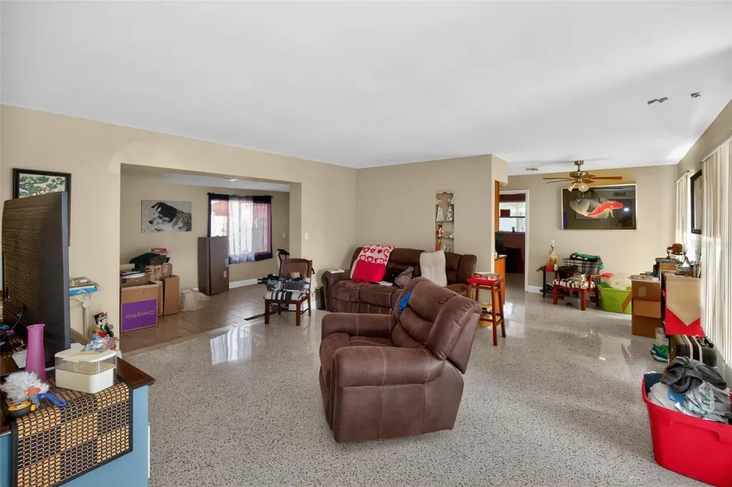 3232 59th Way N St Petersburg FL 33710
