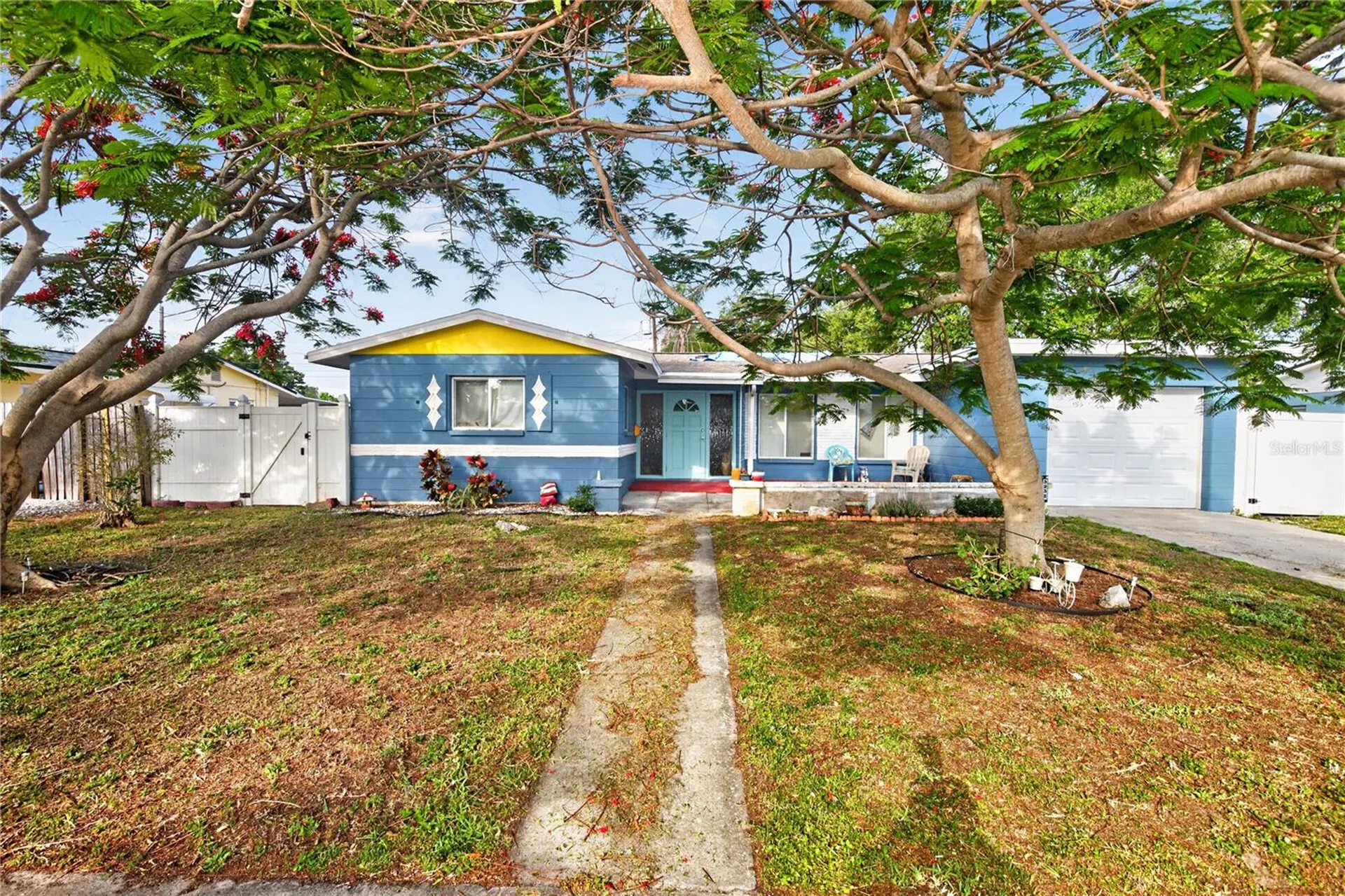 3232 59th Way N St Petersburg FL 33710