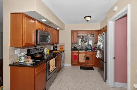 3232 59th Way N St Petersburg FL 33710