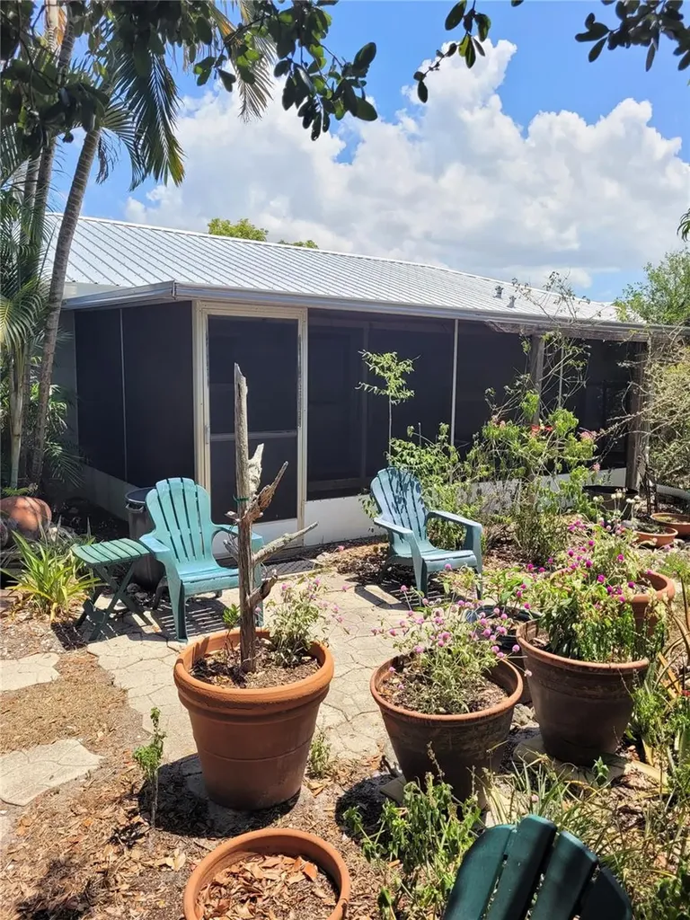 2230 Bougainvillea Street Sarasota FL 34239