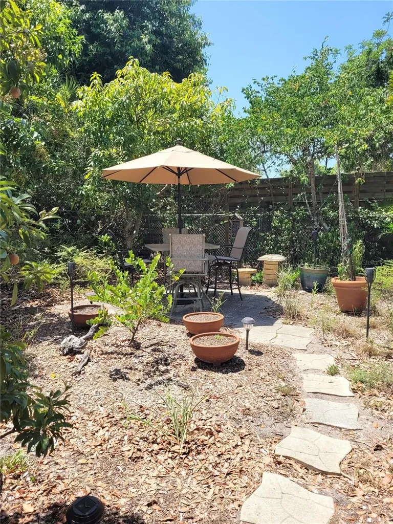 2230 Bougainvillea Street Sarasota FL 34239