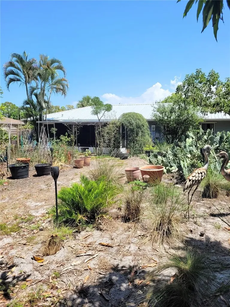 2230 Bougainvillea Street Sarasota FL 34239