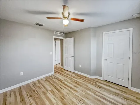 2424 Blowing Breeze Avenue Kissimmee FL 34744