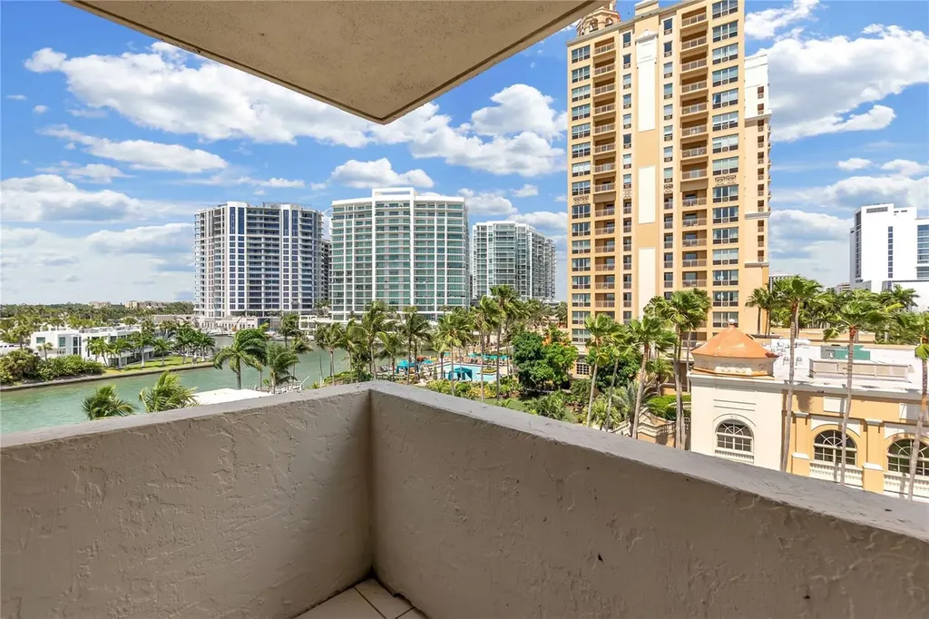101 Sunset Drive Sarasota FL 34236