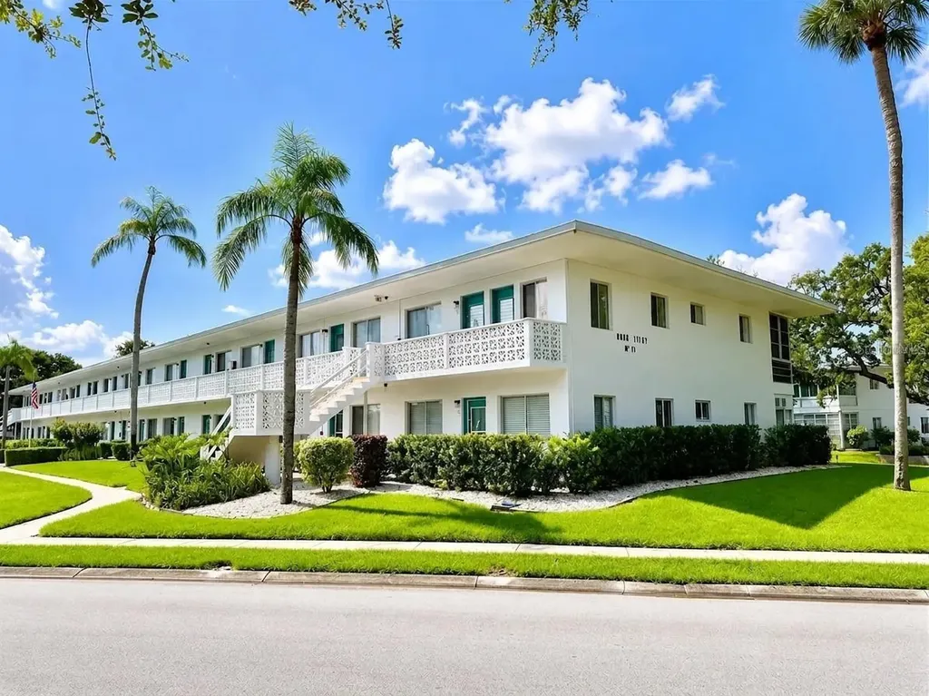 8305 111th Street Seminole FL 33772