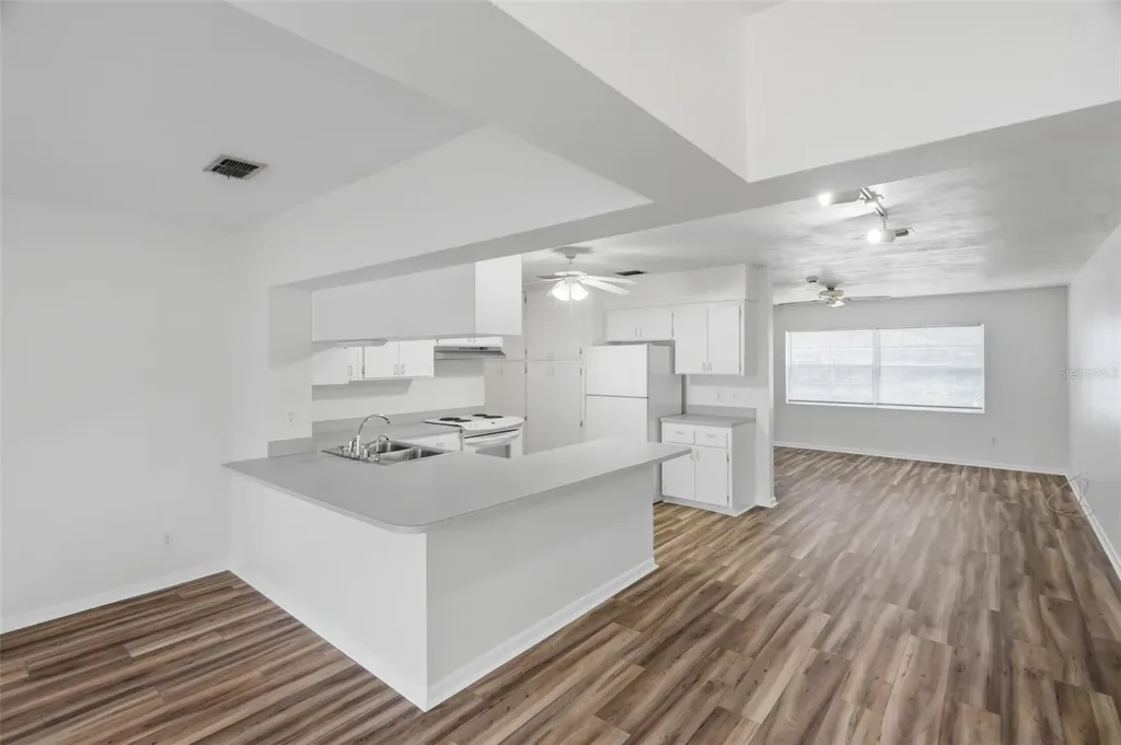 1981 Temple Terrace Clearwater FL 33764