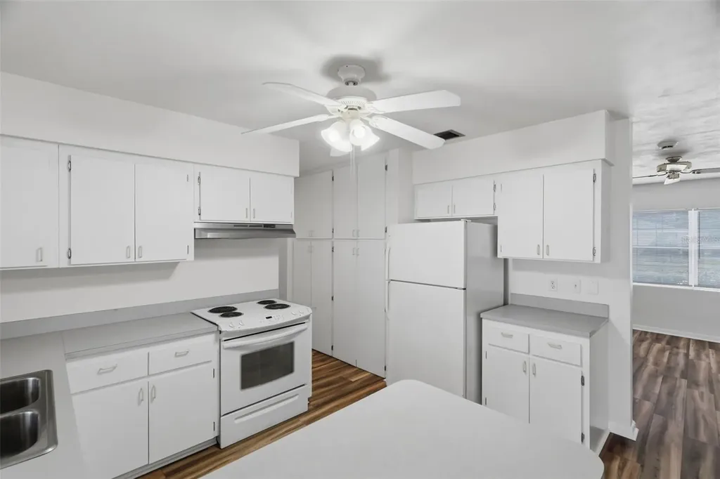 1981 Temple Terrace Clearwater FL 33764