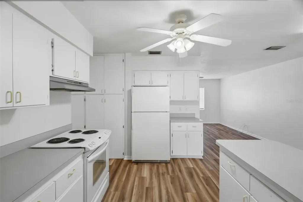 1981 Temple Terrace Clearwater FL 33764