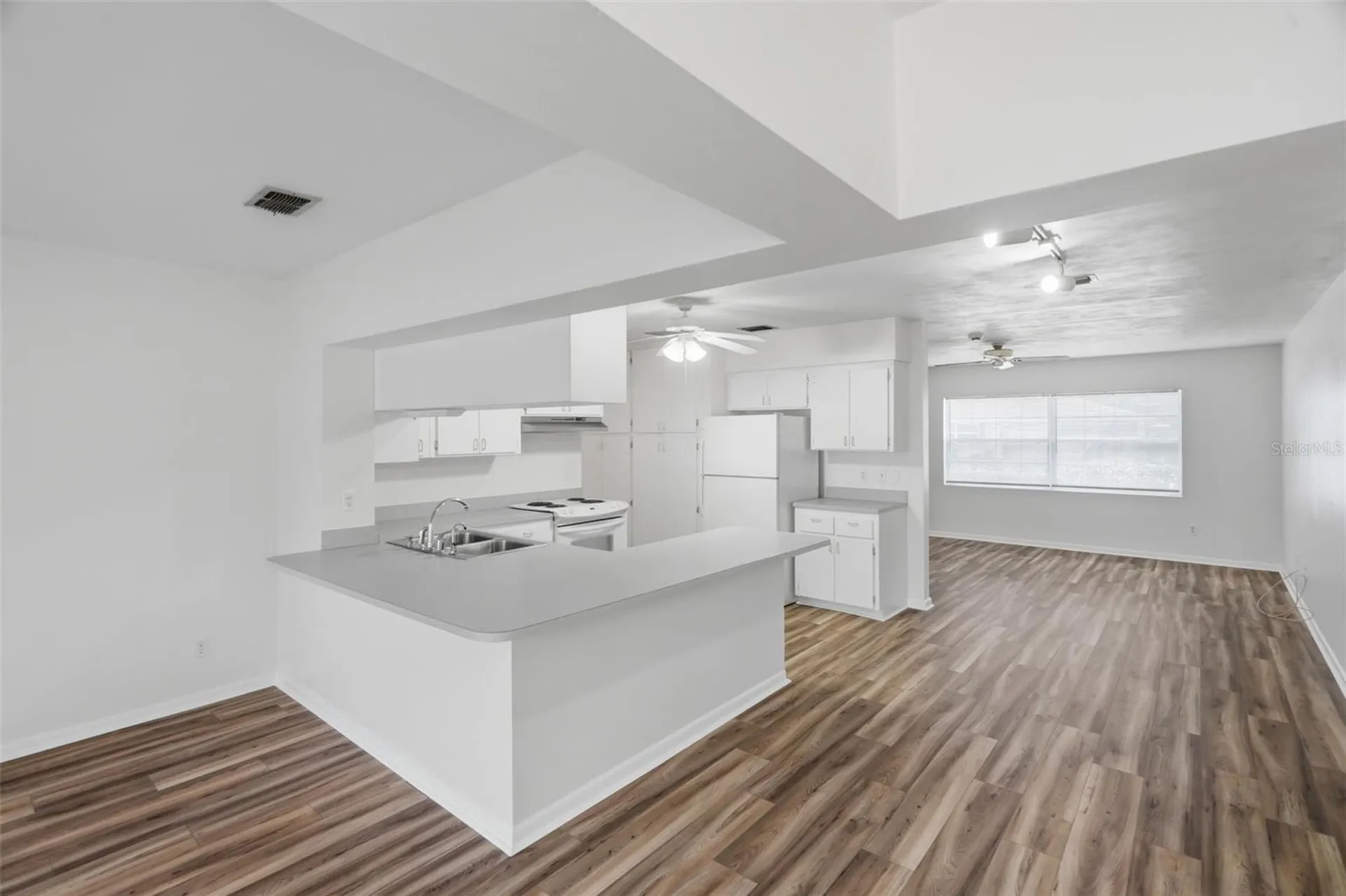 1981 Temple Terrace Clearwater FL 33764