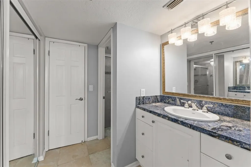 530 E Central Boulevard Orlando FL 32801