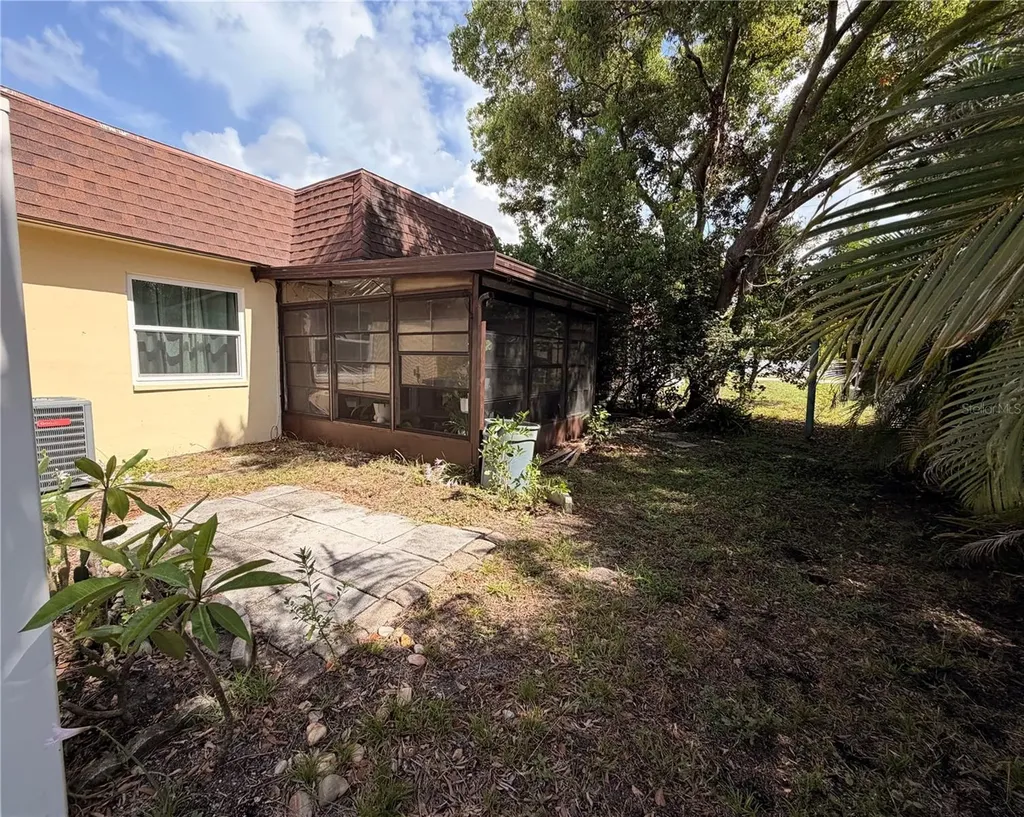 9975 87th Street Seminole FL 33777