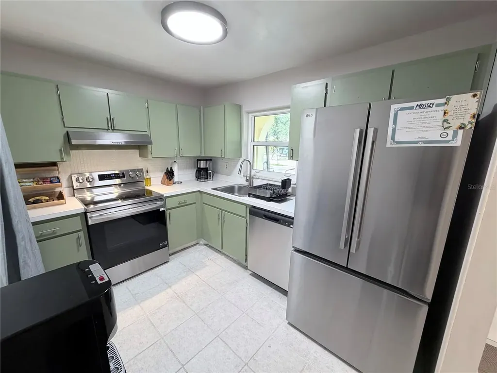 9975 87th Street Seminole FL 33777