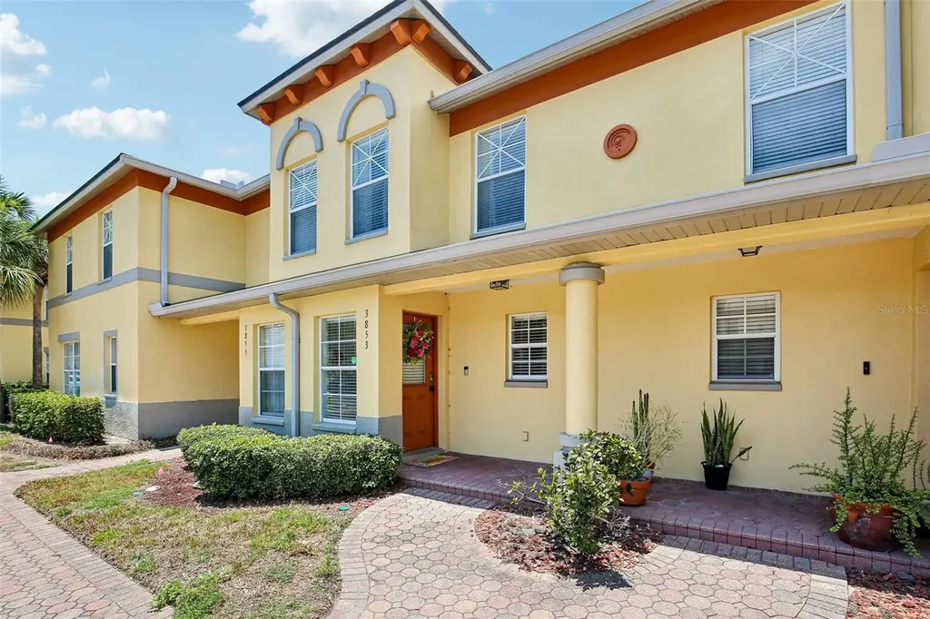 3853 Island Way St Petersburg FL 33705