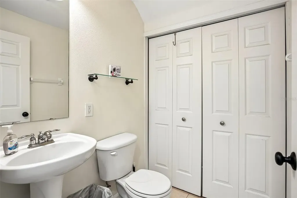 3853 Island Way St Petersburg FL 33705