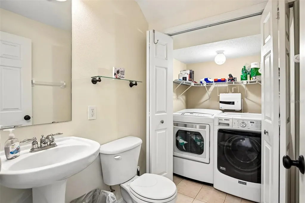 3853 Island Way St Petersburg FL 33705