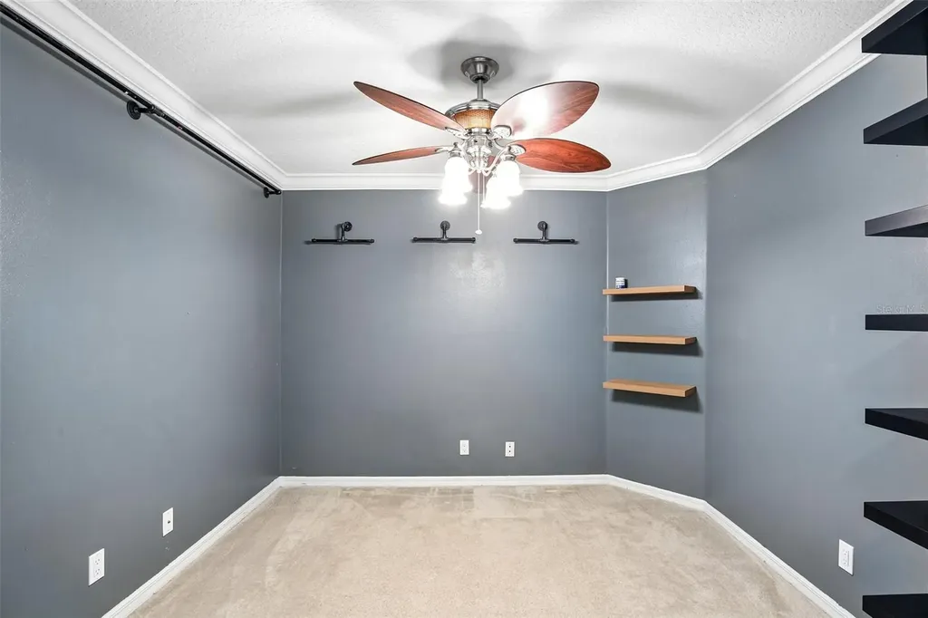 3853 Island Way St Petersburg FL 33705