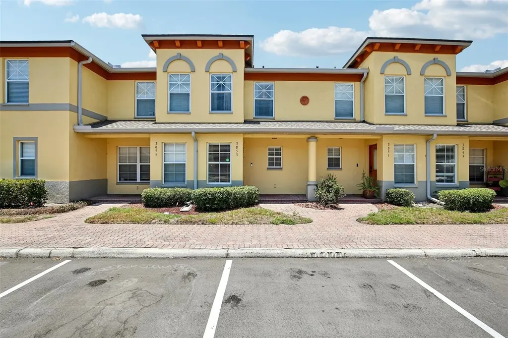 3853 Island Way St Petersburg FL 33705