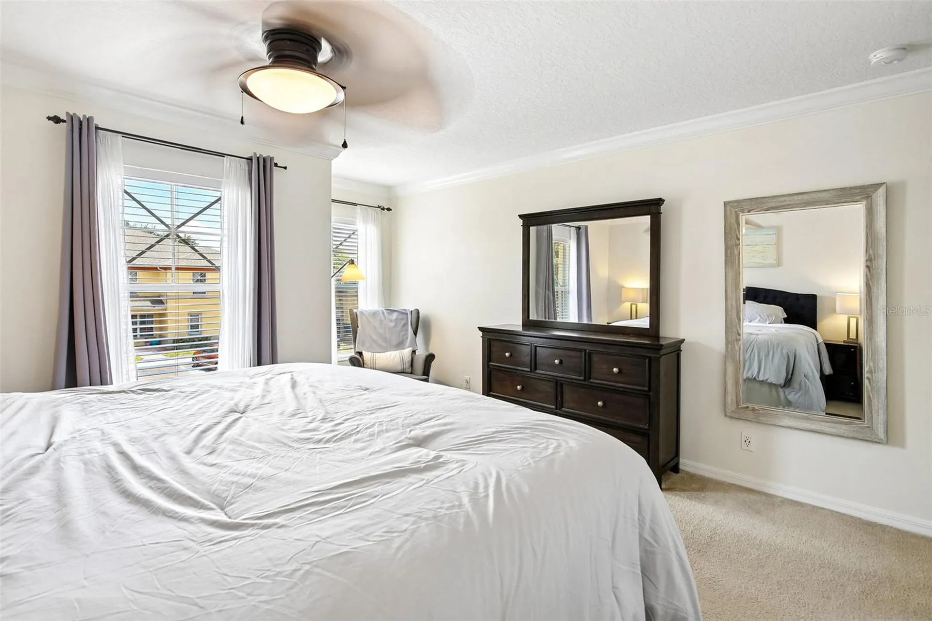3853 Island Way St Petersburg FL 33705