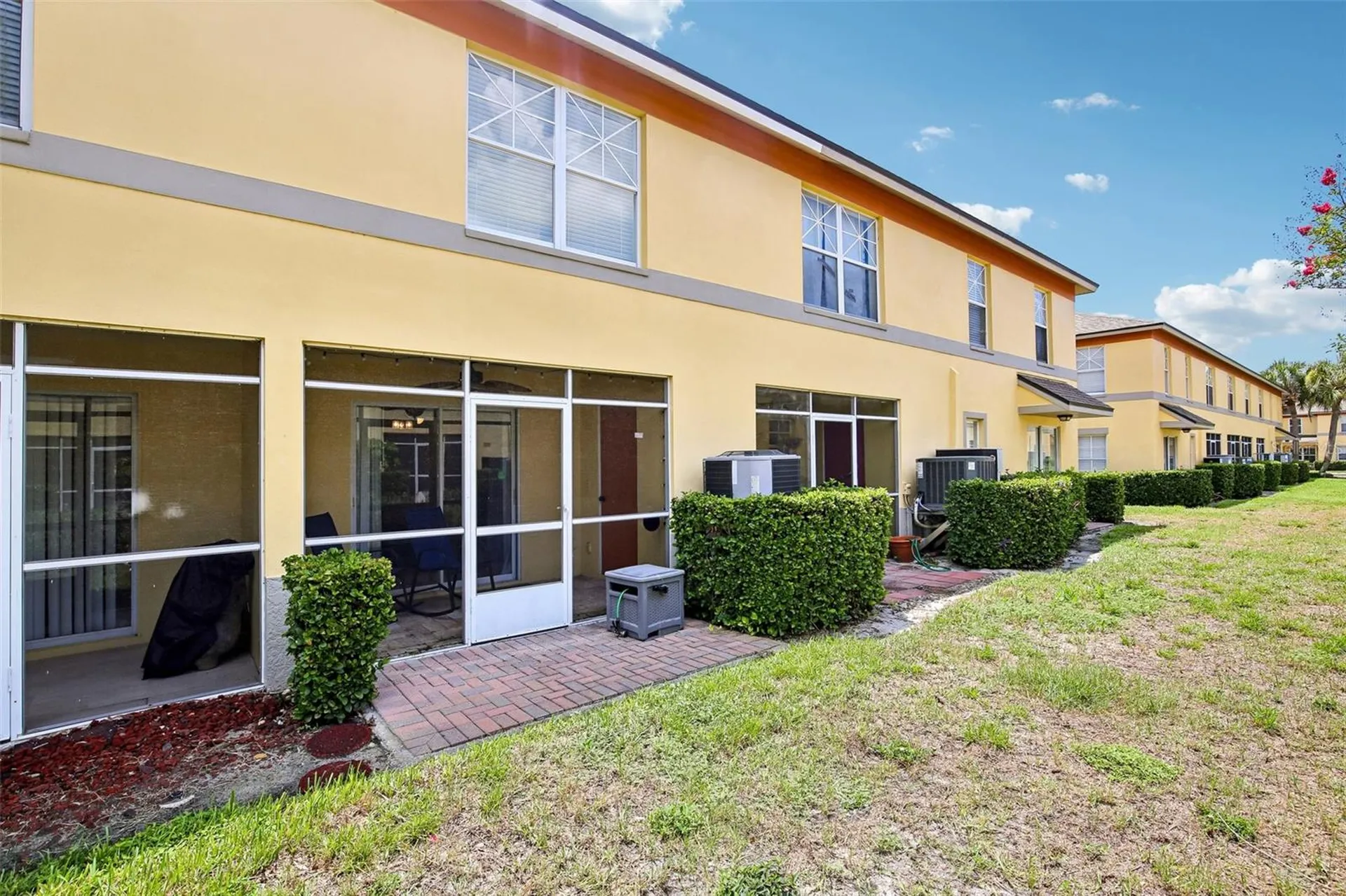 3853 Island Way St Petersburg FL 33705