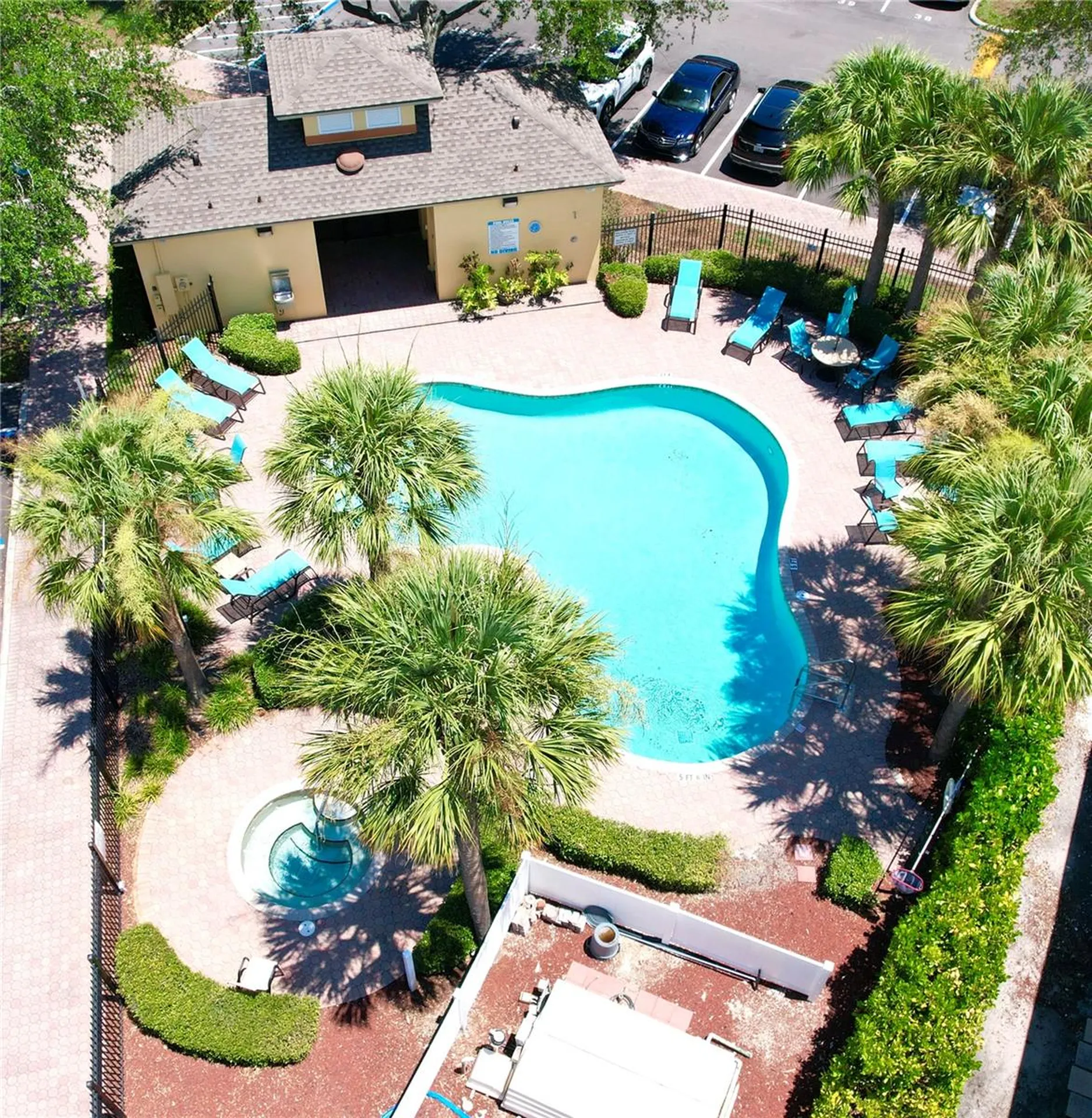 3853 Island Way St Petersburg FL 33705