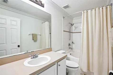 3853 Island Way St Petersburg FL 33705