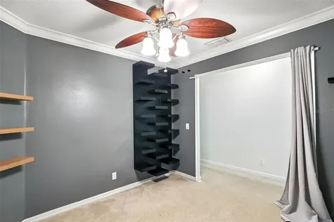 3853 Island Way St Petersburg FL 33705