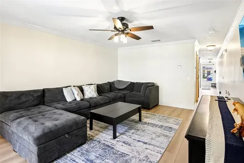 3853 Island Way St Petersburg FL 33705