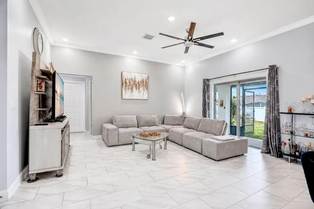2412 Ainsworth Avenue Deltona FL 32738
