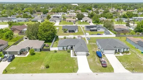 2412 Ainsworth Avenue Deltona FL 32738