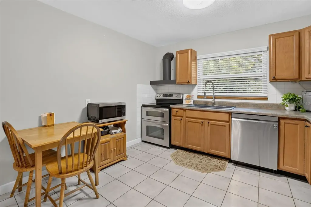 129 Colomba Road Debary FL 32713