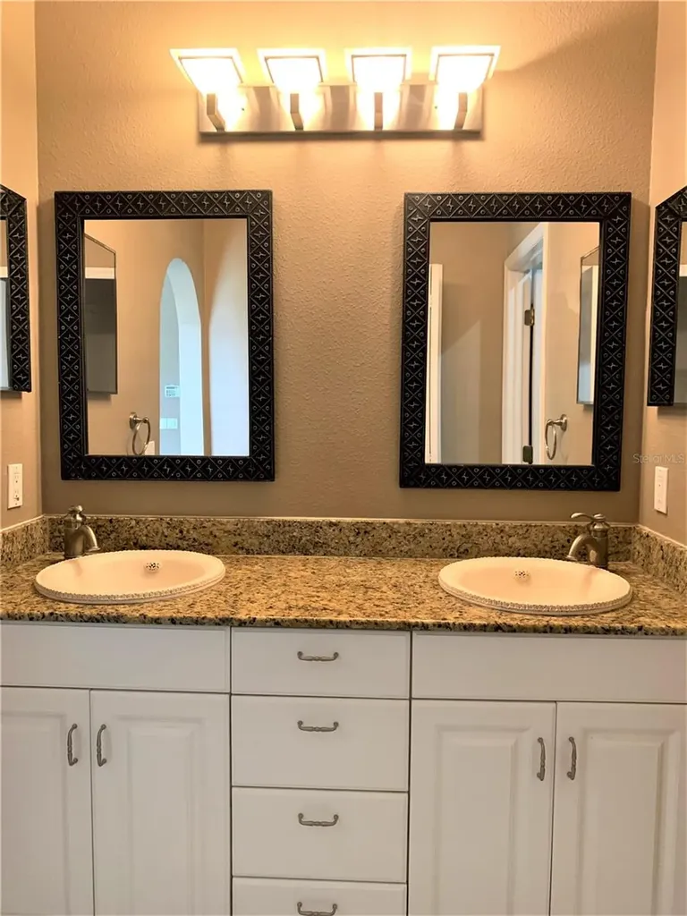 601 Casabella Circle Tampa FL 33609