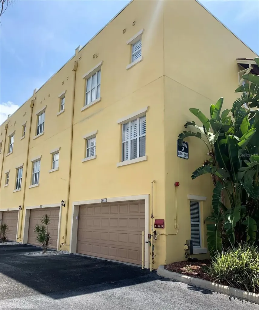 601 Casabella Circle Tampa FL 33609