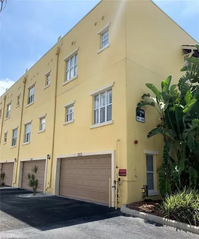 601 Casabella Circle Tampa FL 33609