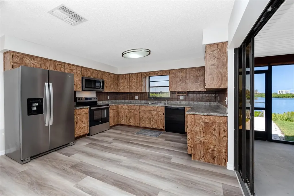 8046 Bayhaven Drive Seminole FL 33776