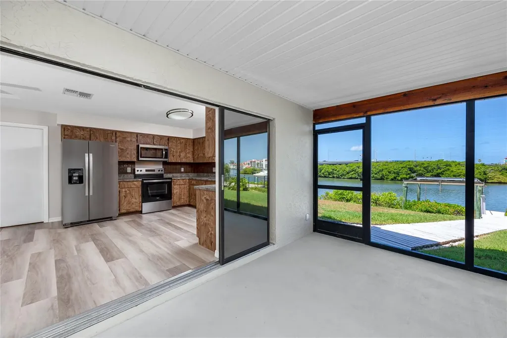 8046 Bayhaven Drive Seminole FL 33776
