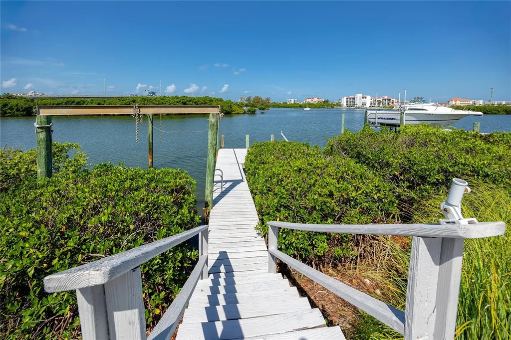 8046 Bayhaven Drive Seminole FL 33776