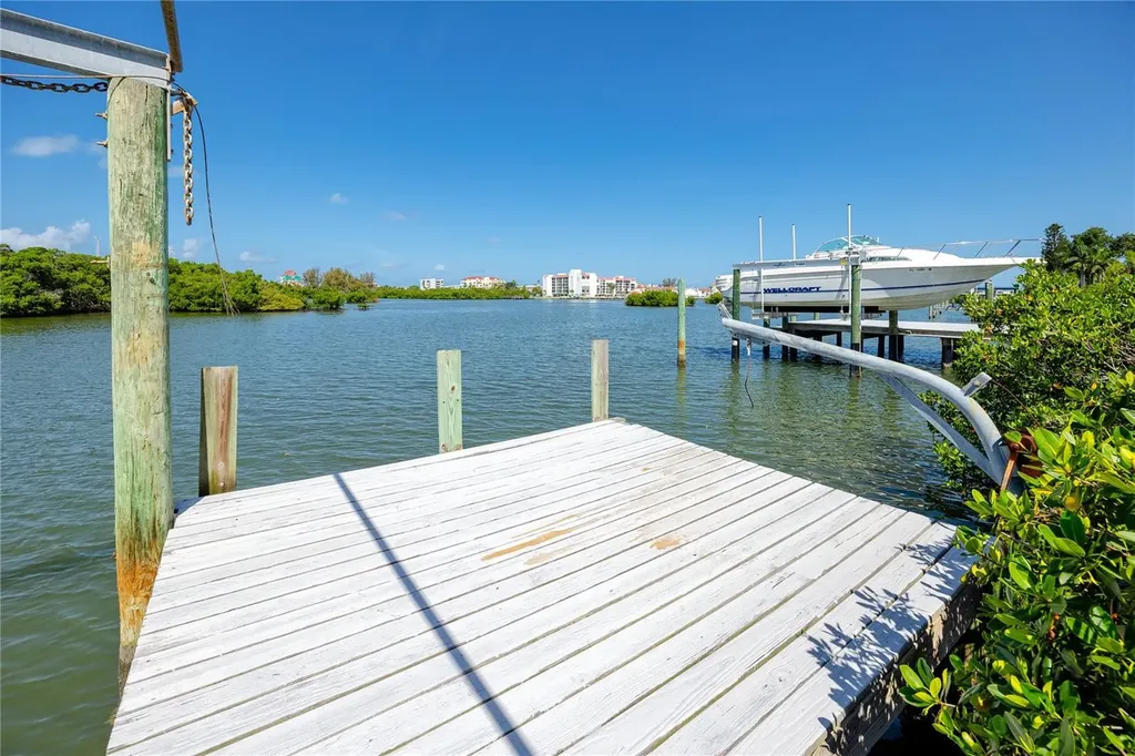 8046 Bayhaven Drive Seminole FL 33776
