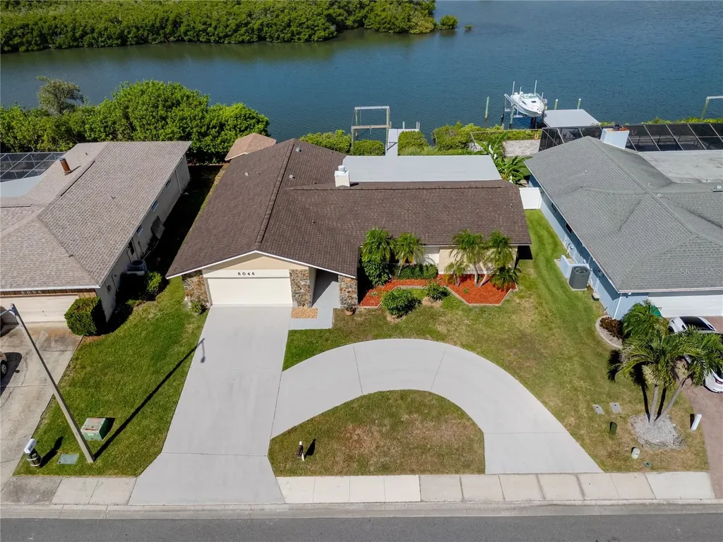 8046 Bayhaven Drive Seminole FL 33776