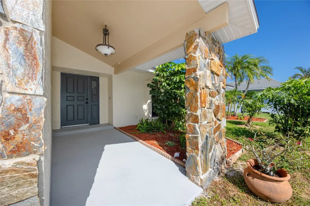 8046 Bayhaven Drive Seminole FL 33776