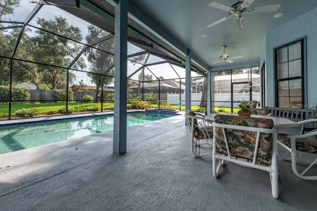 4704 Stone Hollow Court Valrico FL 33596