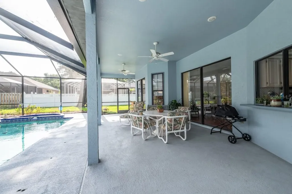 4704 Stone Hollow Court Valrico FL 33596
