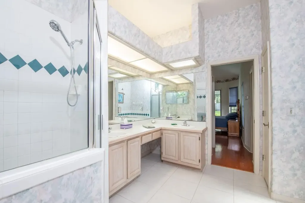 4704 Stone Hollow Court Valrico FL 33596
