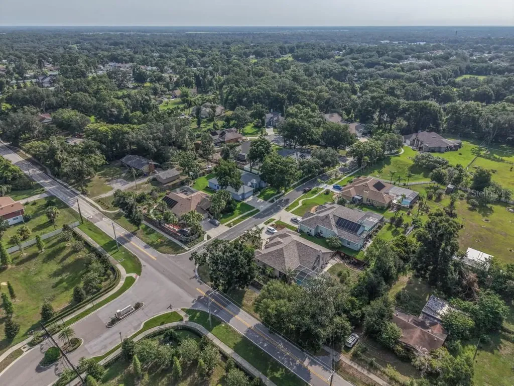 4704 Stone Hollow Court Valrico FL 33596