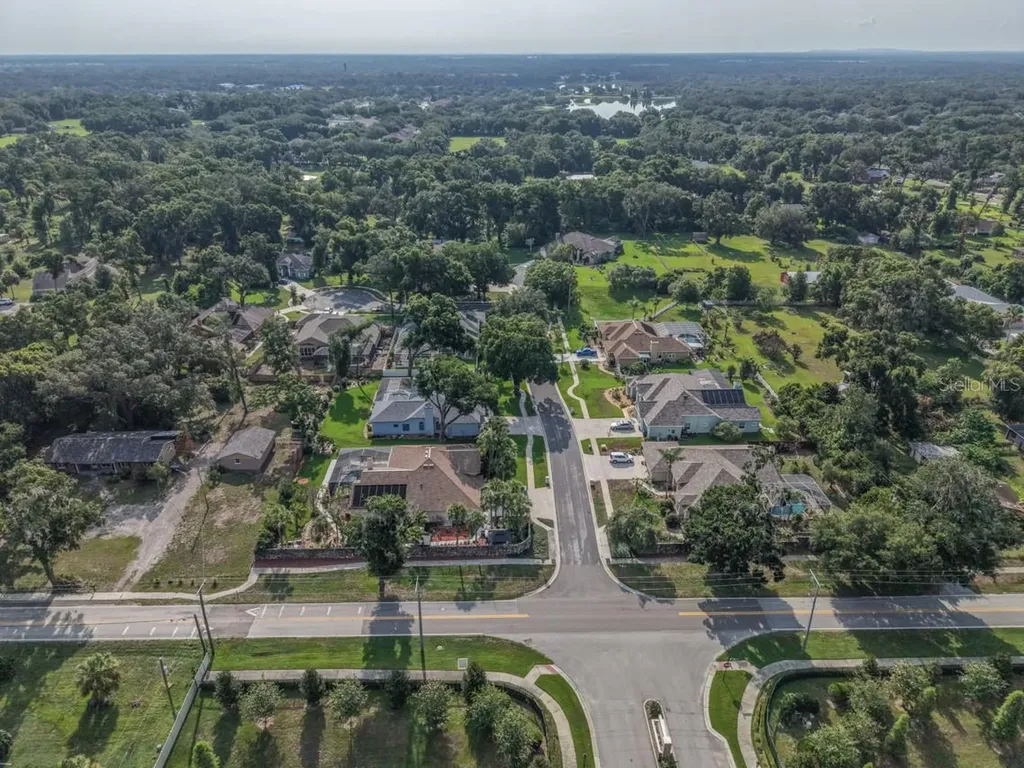 4704 Stone Hollow Court Valrico FL 33596